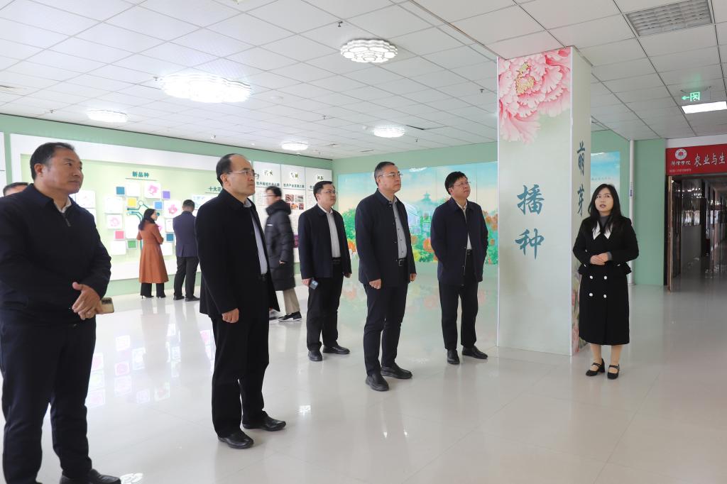 高峰帶隊(duì)赴菏澤學(xué)院考察交流，共謀生物技術(shù)開發(fā)服務(wù)新篇章